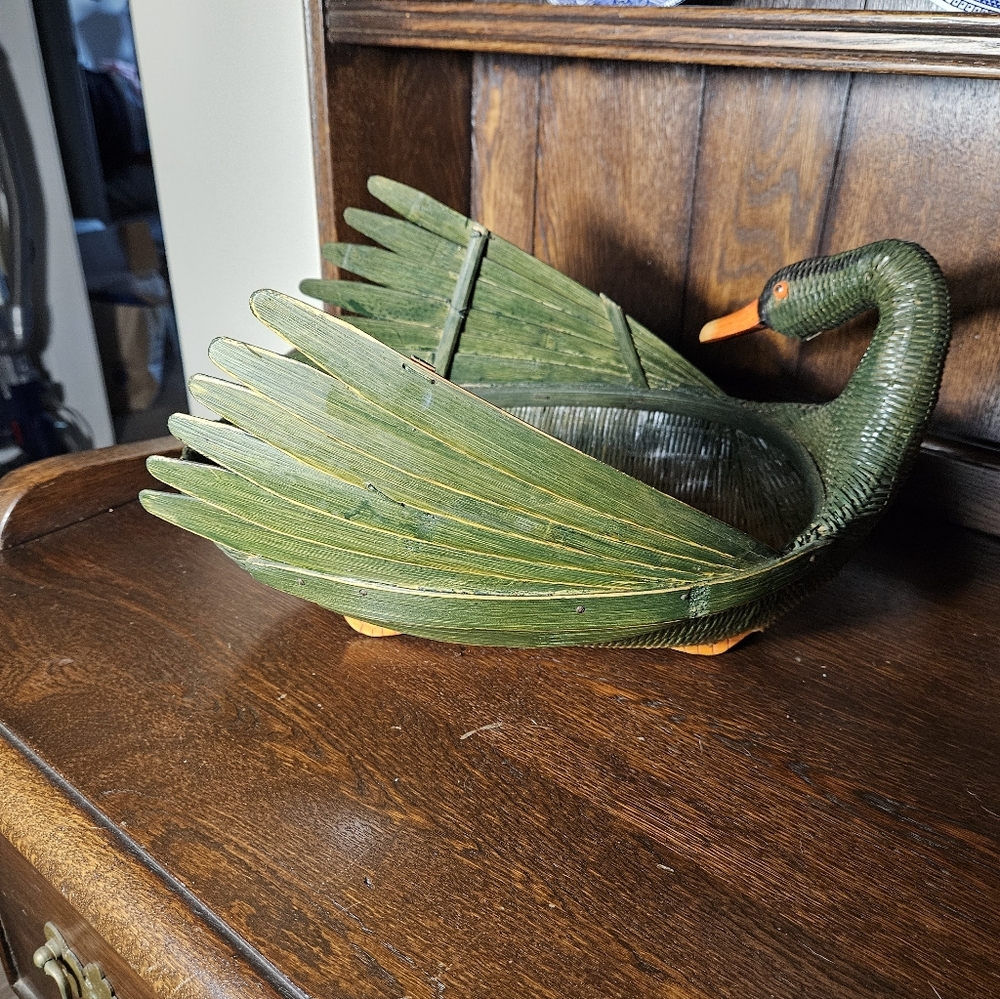 Vintage Canadian Duck Green and Orange Shaped Basket . - Picture 6 of 12
